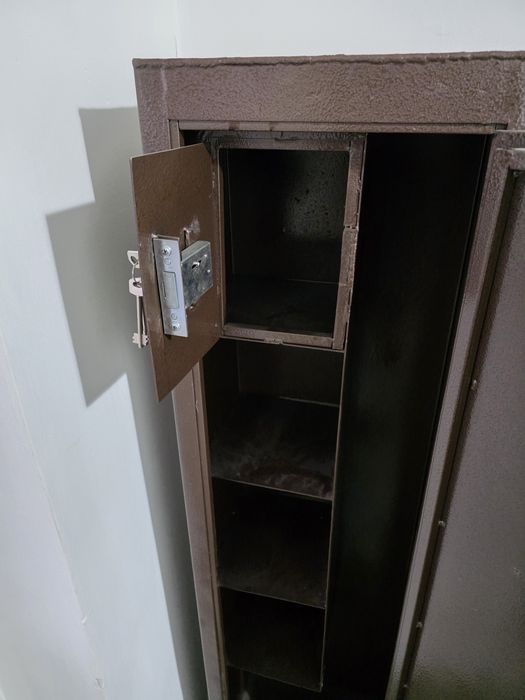 Сейф. Толшина 5 мм.