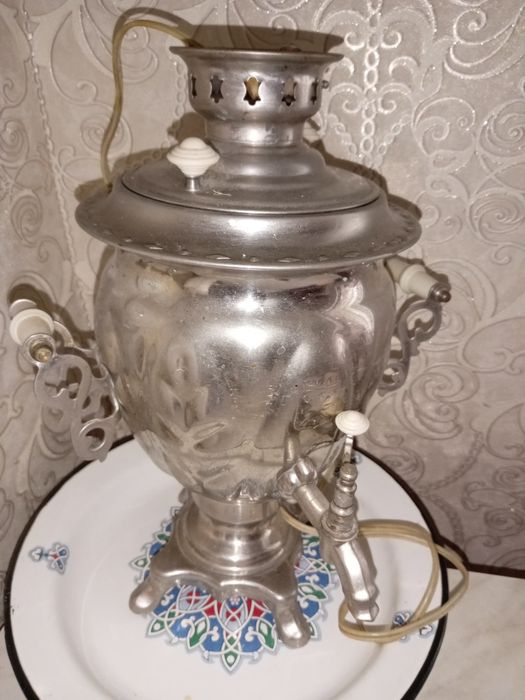 Продам самавар электрический  3 л.1980г СССР.