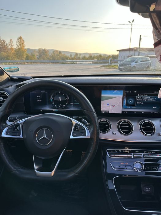 Mercedes Benz E220