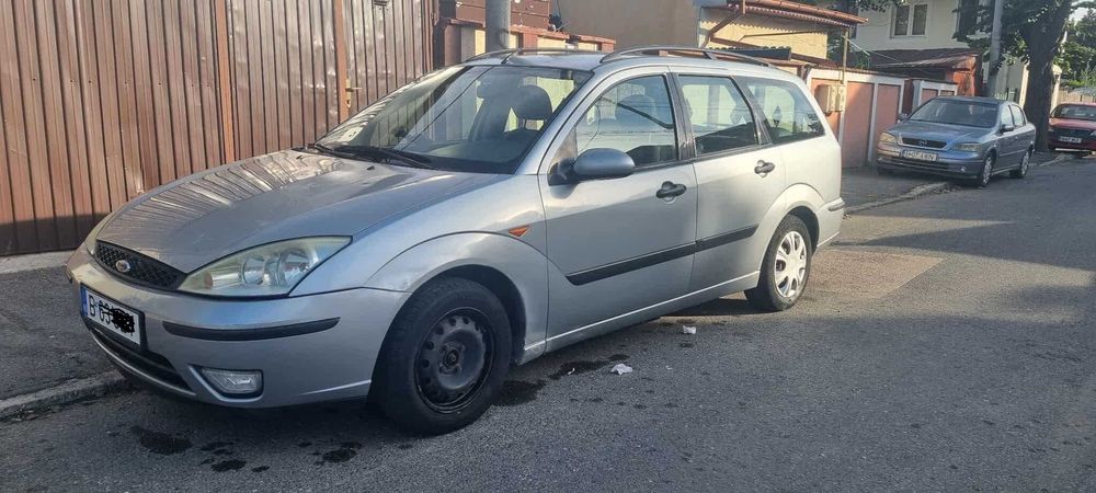Vand Ford Focus 1600 cmc Breack Benzina anul 2004 Inmatriculat