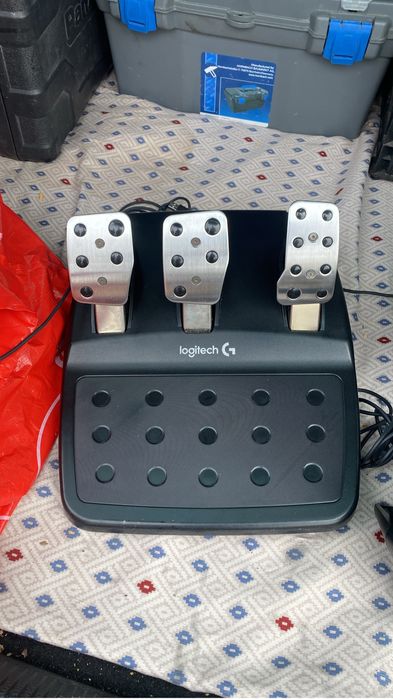 Set gameing volan pedale schimbator scaun cabluri etc