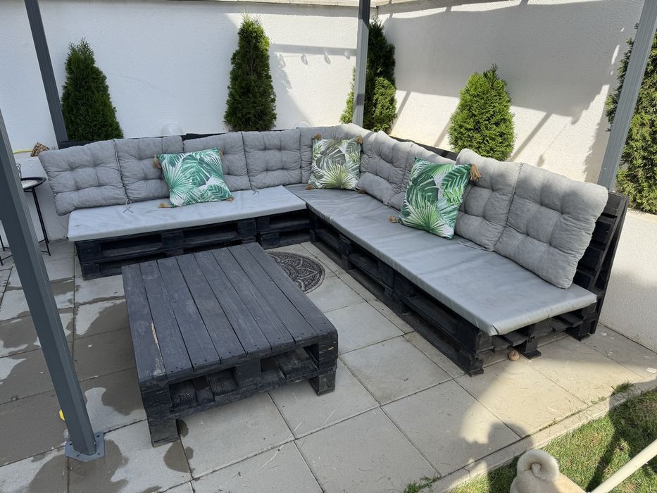 Coltar paleti lemn pt gradina 270x240 plus masa