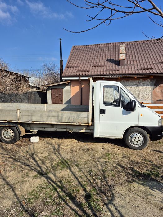 Fiat Ducato Maxi varianta lunga, an fabricație 2003
Geografie