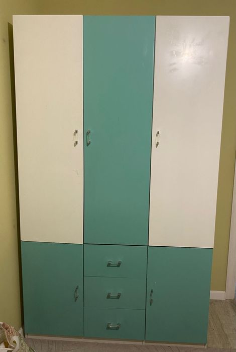 Отдам мебель в детскую комнату