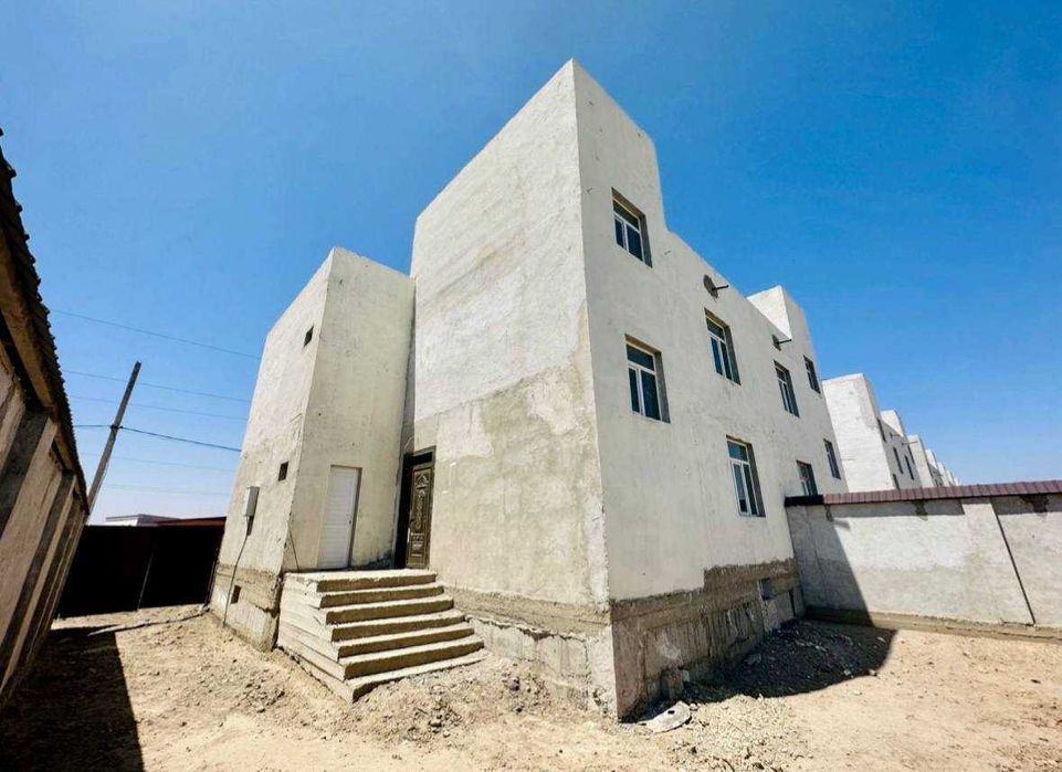 УРГАНЧ туманида 400 кв.м 2-этажли ТУРАР ЖОЙ сотилади.