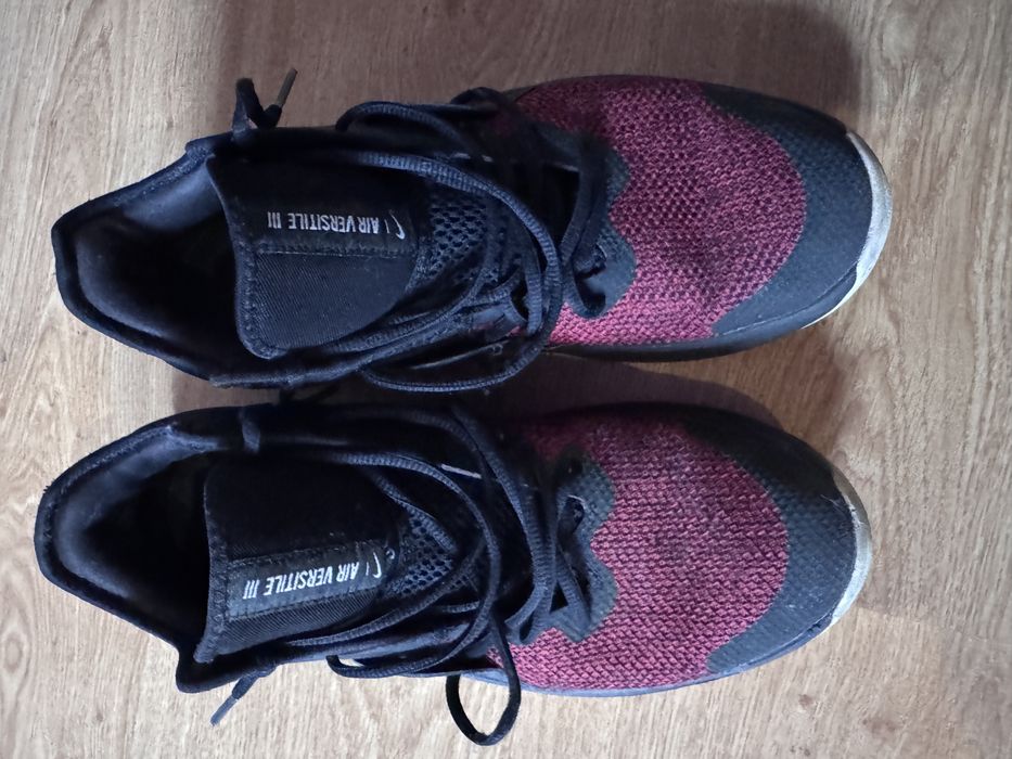Оригинални маратонки Nike Air Versitile 3 - 43 номер