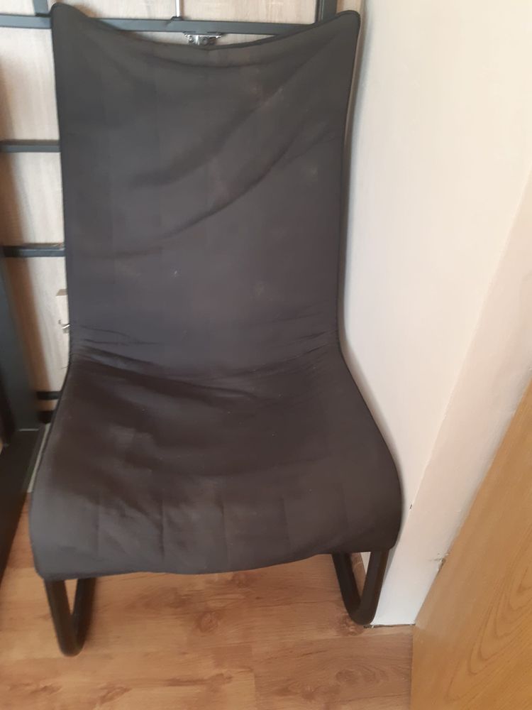 Vand un scaun confortabil