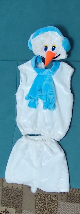 Продам детские новогодние костюмы