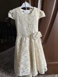 Нарядное платье со шлейфом для девочки 6-7-8 лет