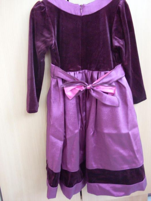 Rochita eleganta 3-4 ani