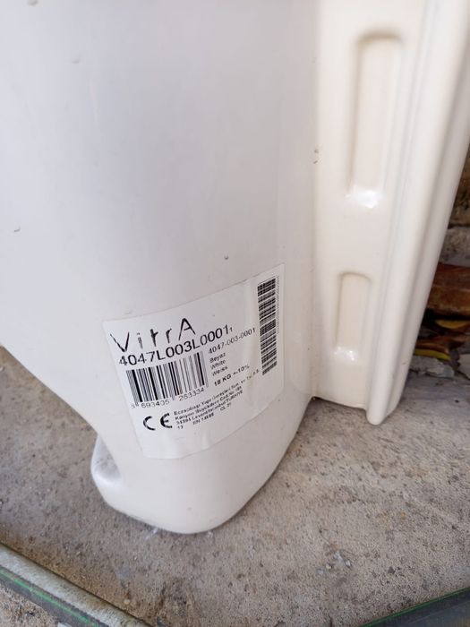 Продам раковину с тумбой