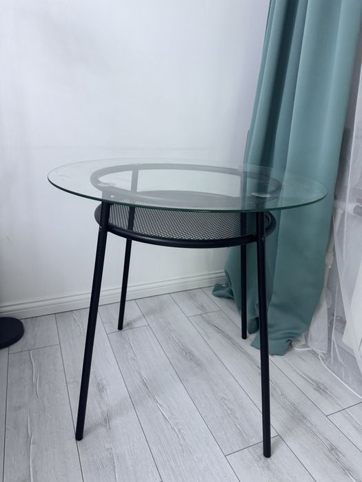 Продам стол стеклянный круглый ИКЕА