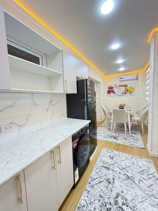 Срочно продаётся квартира Метро Мирзо Улугбек чилонзор-9