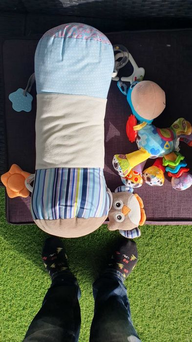 Възглавница за изправяне Nuby и играчка