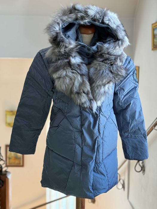 Parka dama gri cu glugă și guler din blană naturală de vulpe