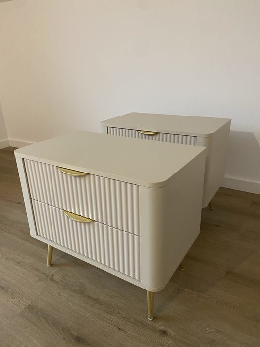 Vand noptiere Mobexpert noi