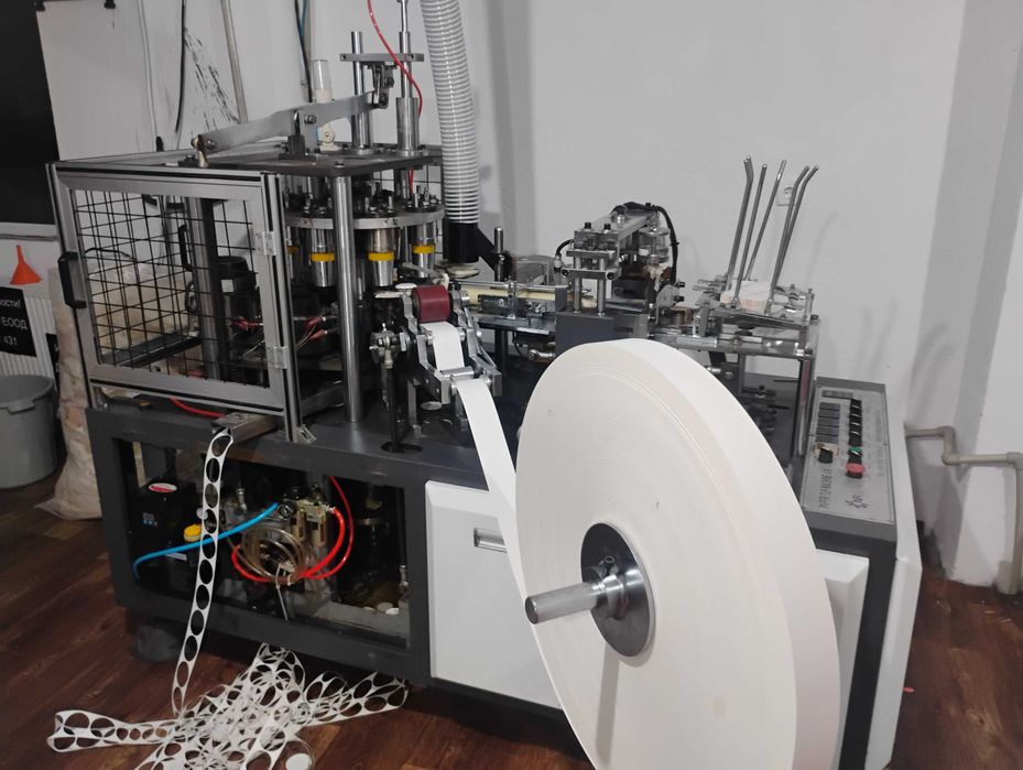 Машина за картонени чаши 2021г 7оз