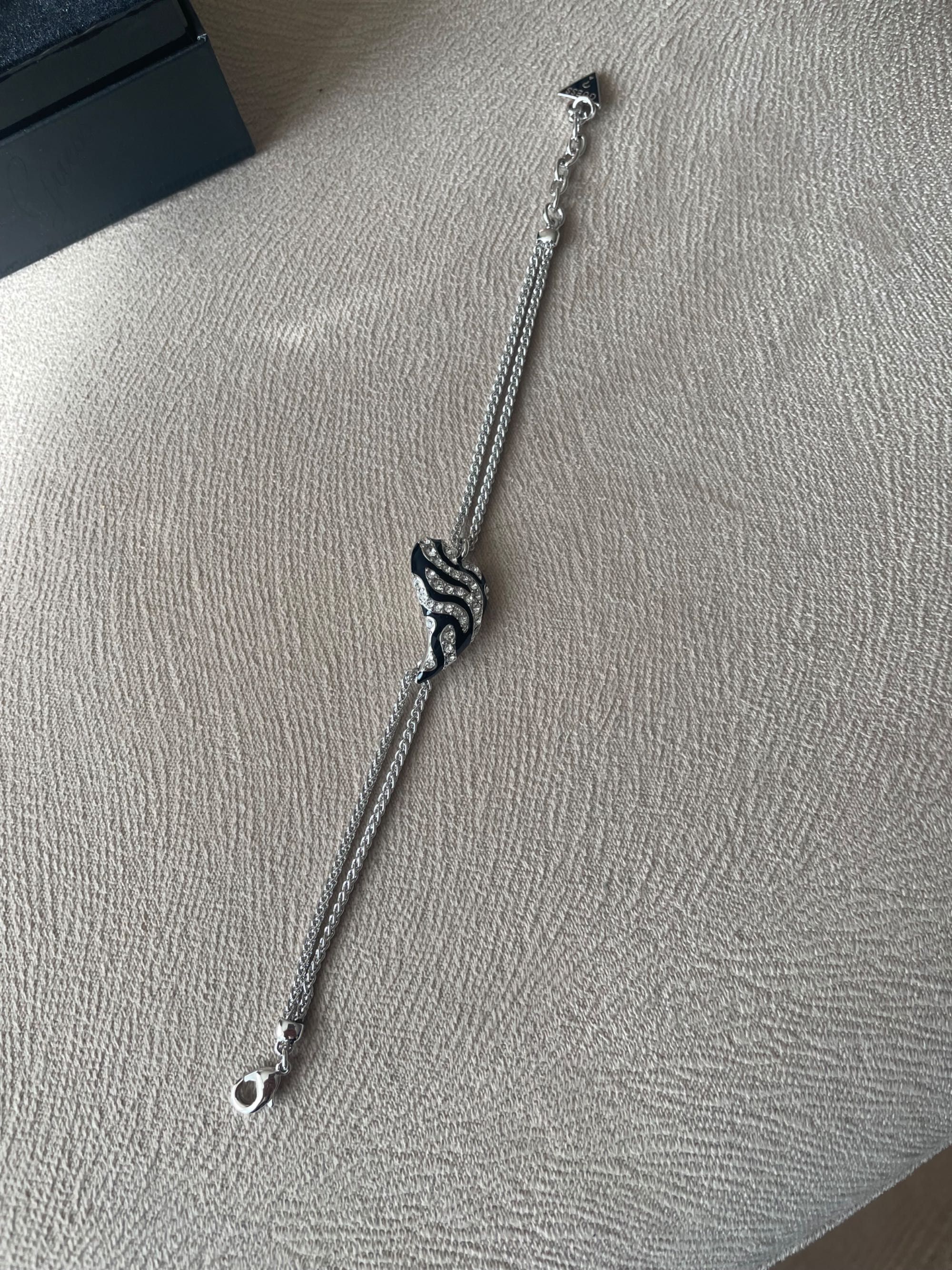 Дамска гривна Guess