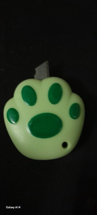 Мини-канцелярский нож компактный ,удобный