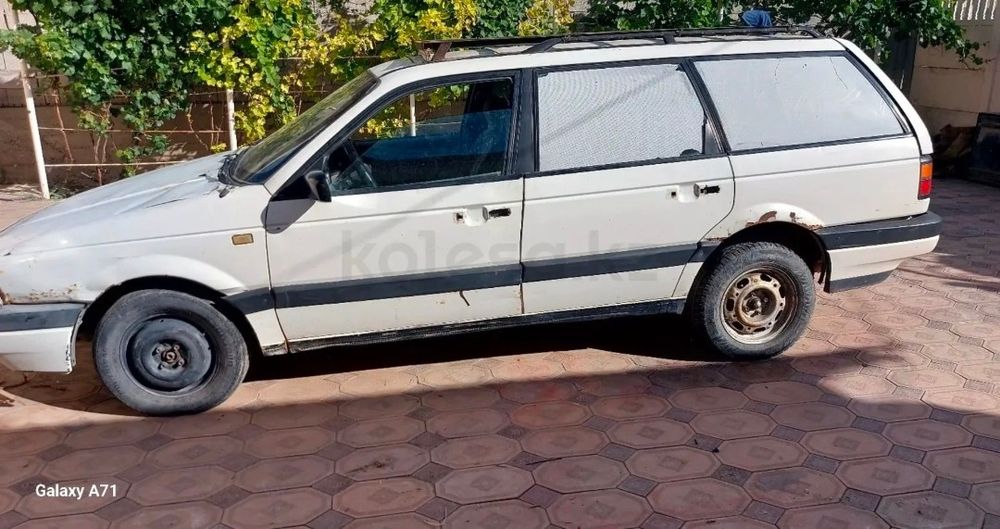 Машина пассат 1989г