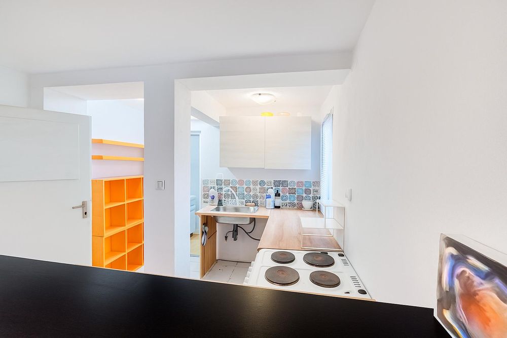 Изгоден ДВУСТАЕН апартамент в кв. Христо Смирненски