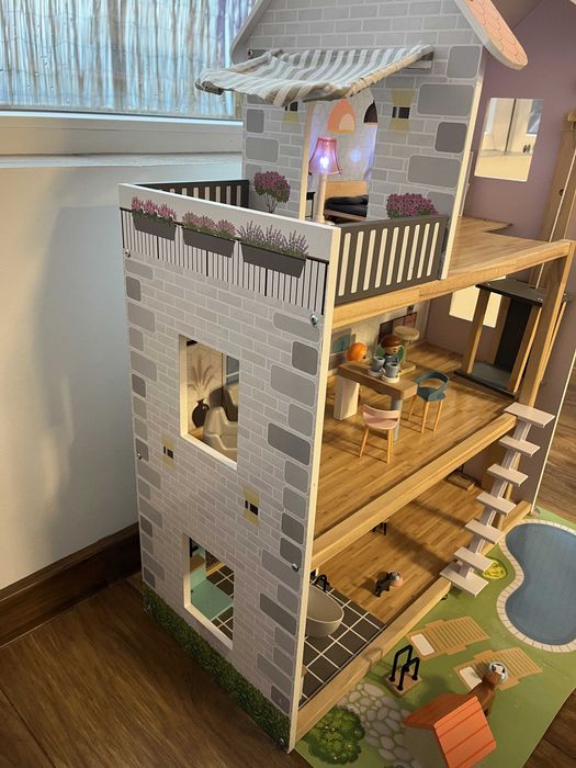 Дървена Къща за кукли