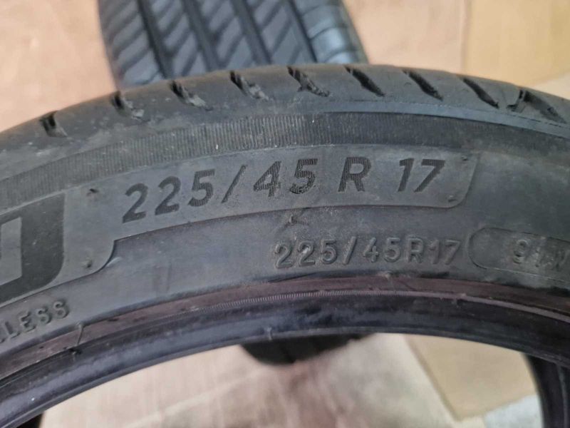 2 Michelin R17 225/45 Anvelope de vară Dot3721