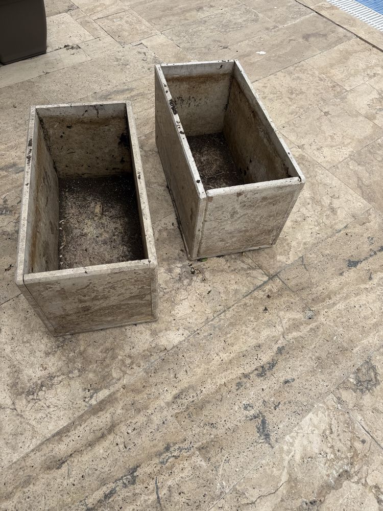 Каменна съксия за цветя 30x60x30