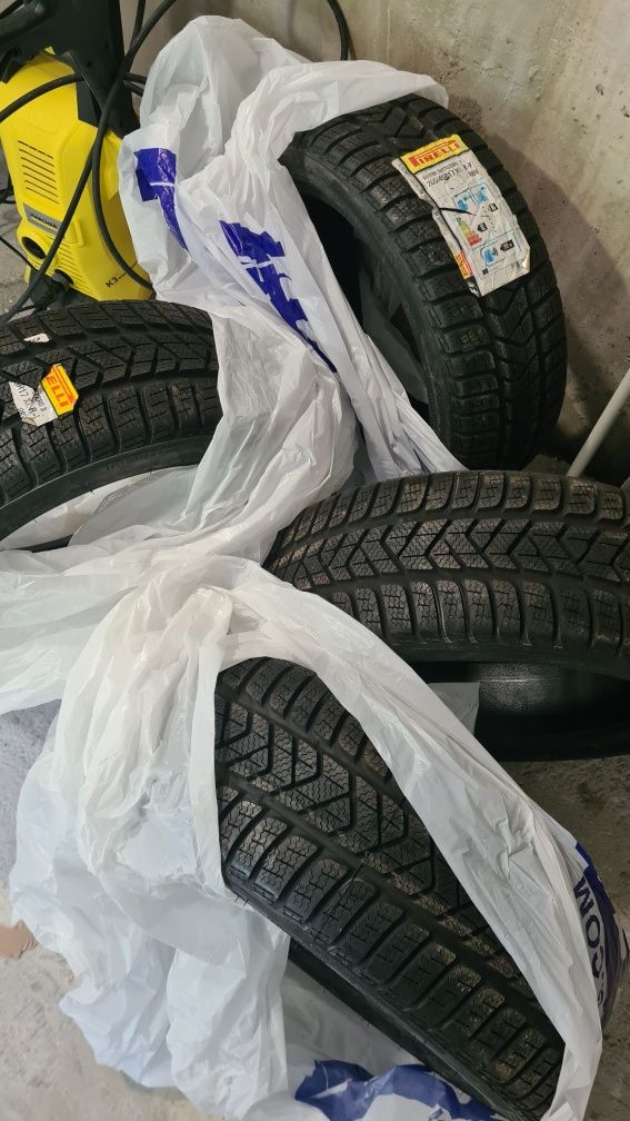 205 45 17 Pirelli SOTTOZERO 3 чисто нови Runflat