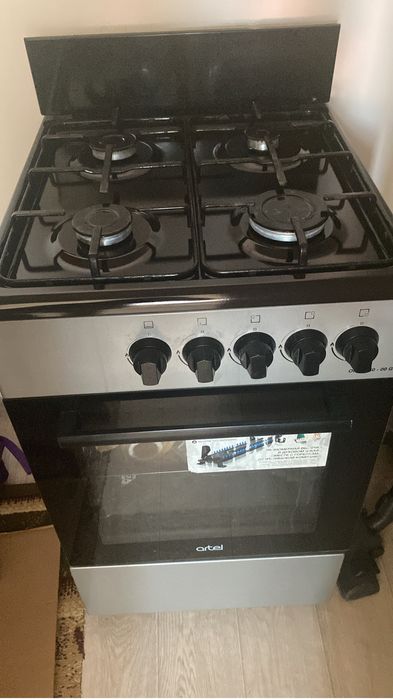 Продам газовую плиту артель