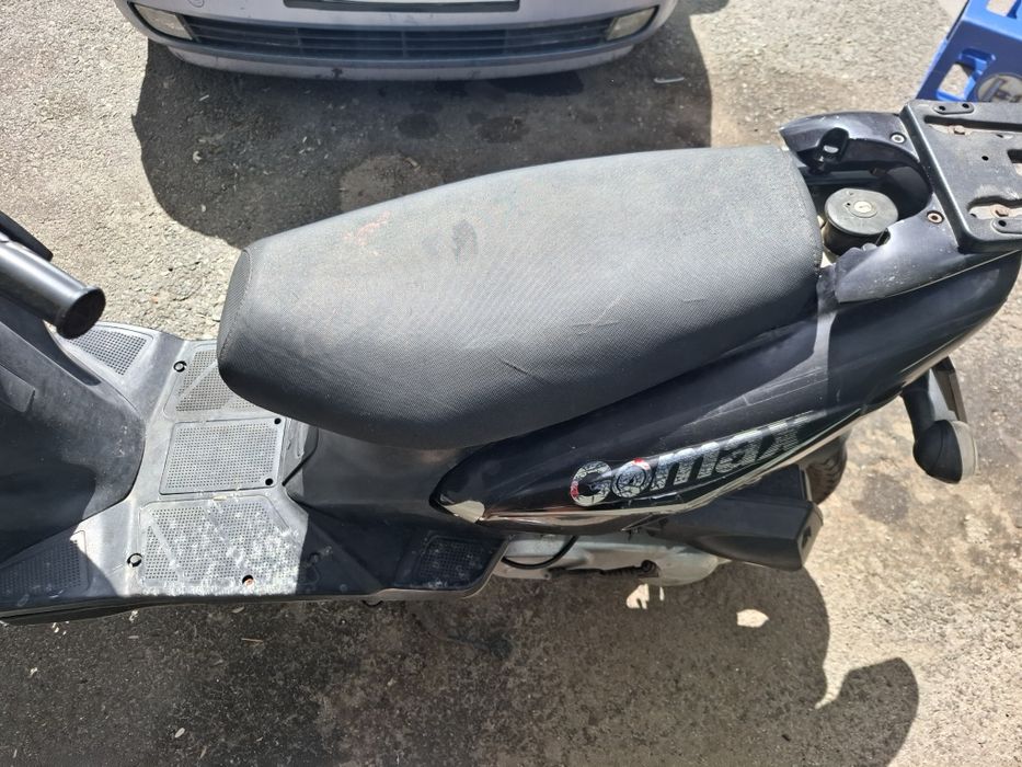Vând scuter 4t  funcționează perfect