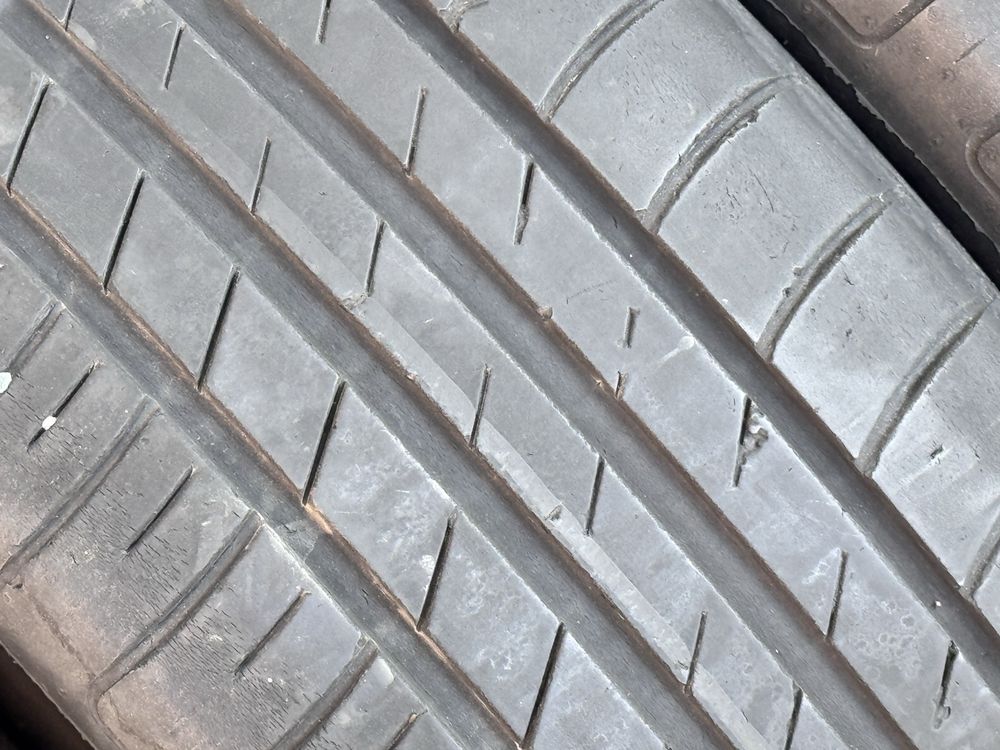 225/55/R17 Goodiyear EfficientGrip 4бр летни dot 3219 7mm