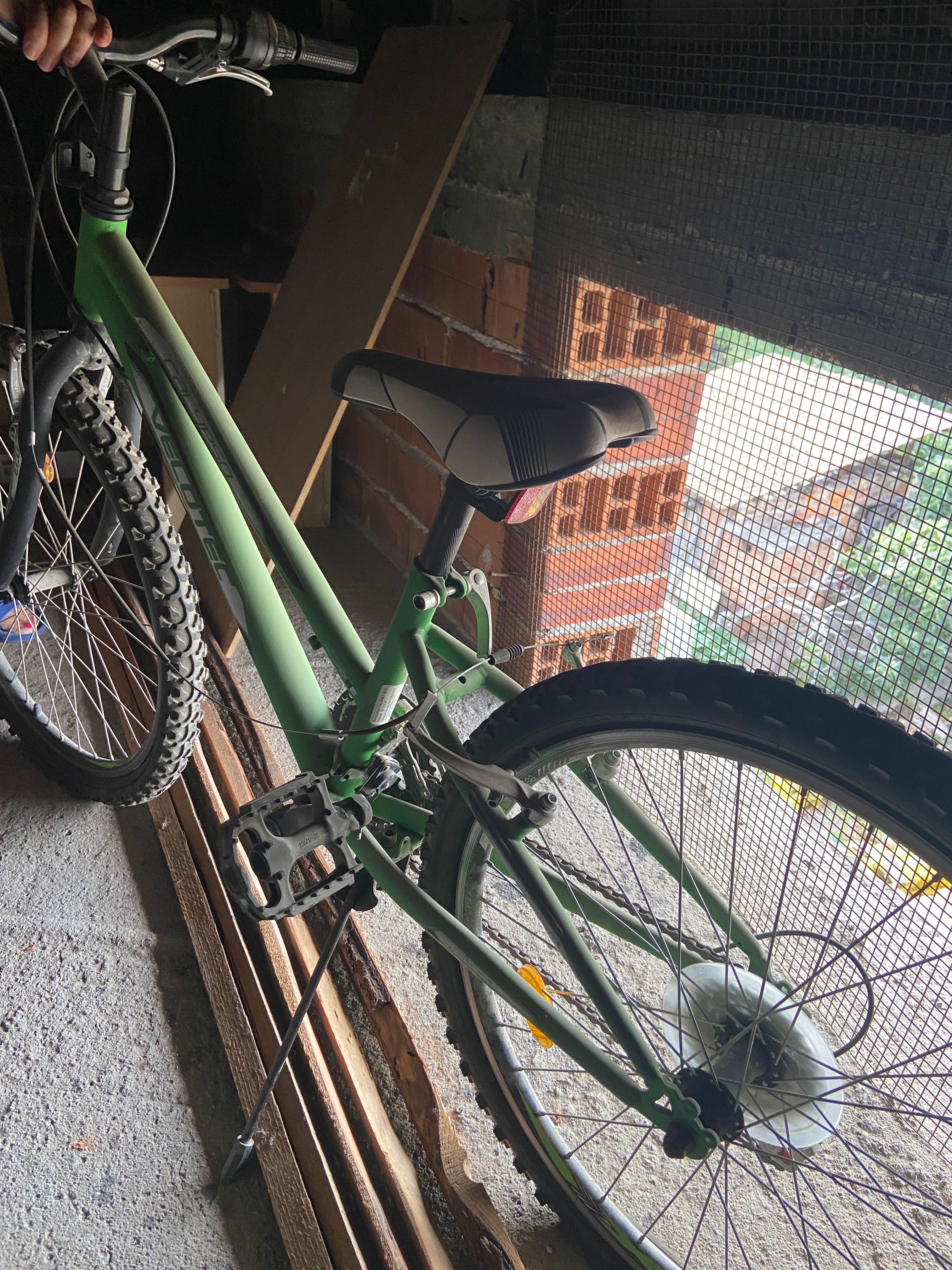 Модерно, зелено колело