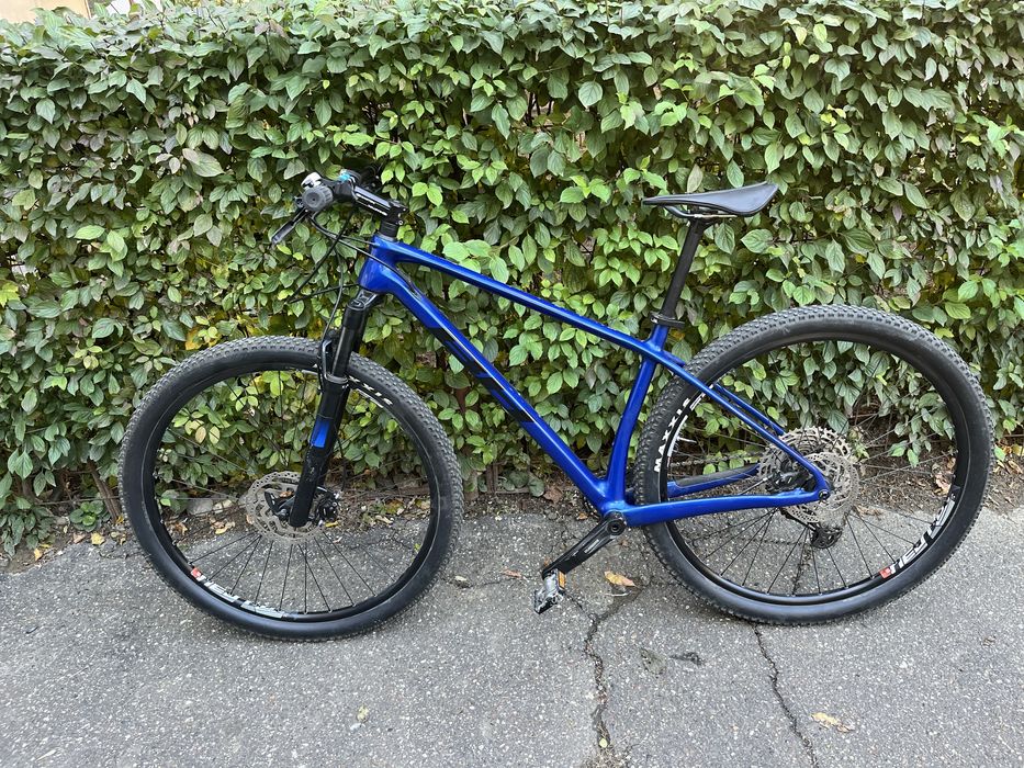 Vând bicicletă MTB 29’, carbon,