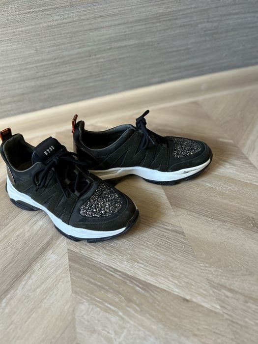 Сникърси Steve Madden