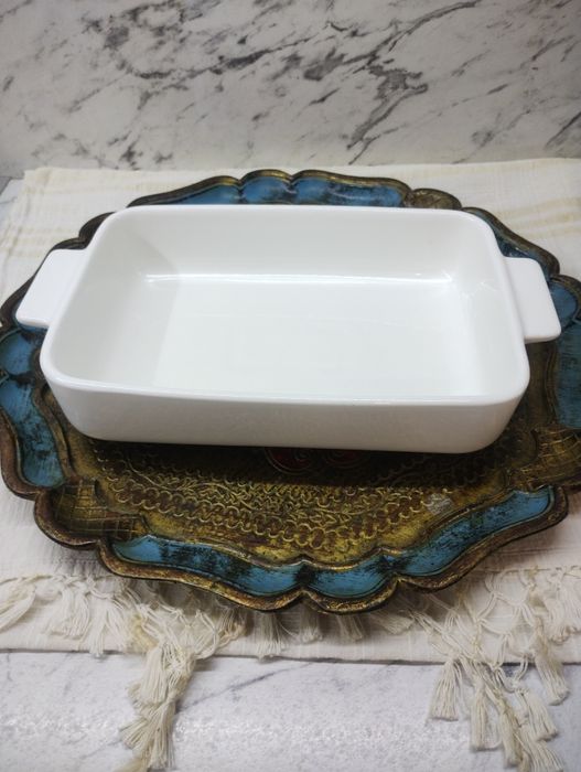 Бяла тавичка за печива , без забележки