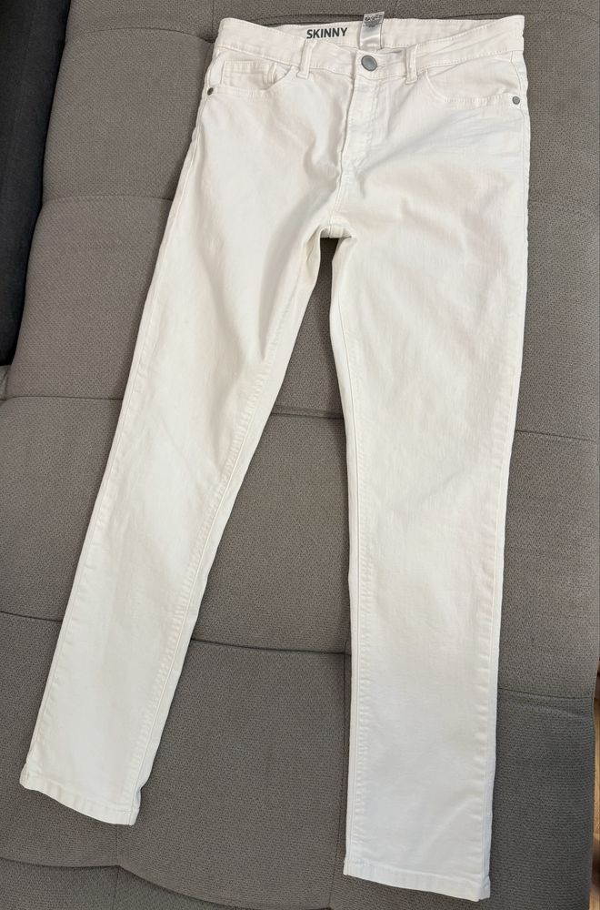 Vând pantaloni NEXT, pentru baieți( 14 ani-164 cm), în stare perfectă