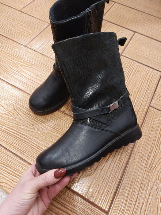 Cizme Ecco mărime 34. Piele naturala.