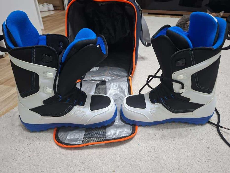 Ghete/boots snowboard Burton model Invader