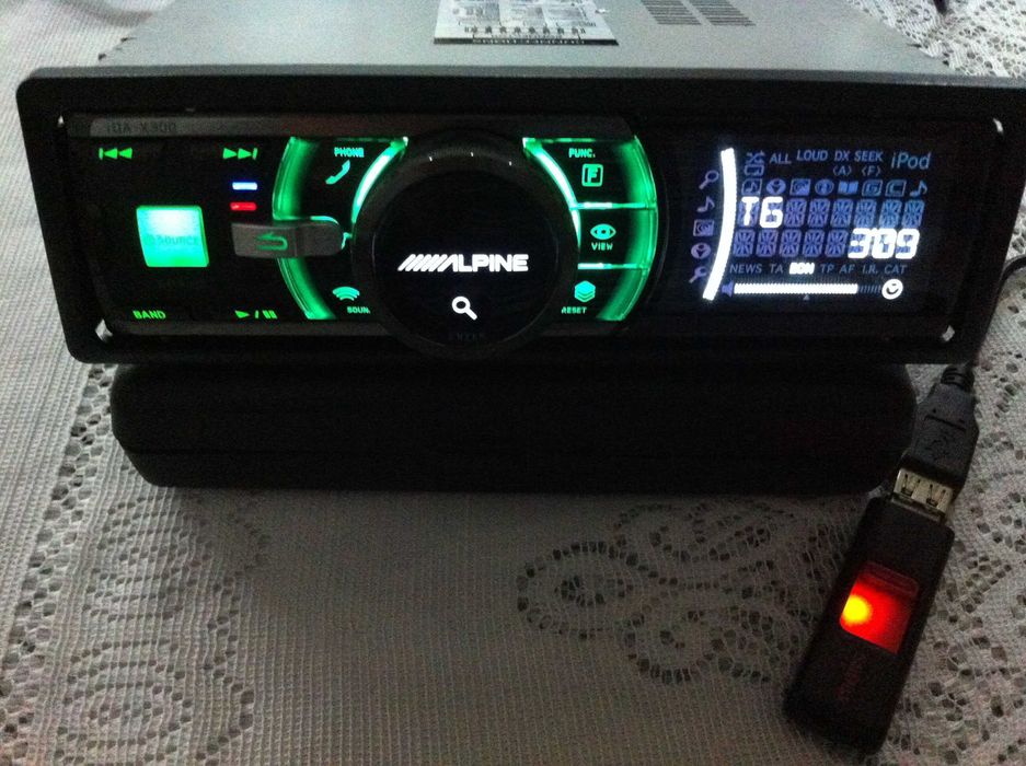 Player Alpine iDA-X300 /iDA-X200/IDA-X001/conectare iPod USB (statie