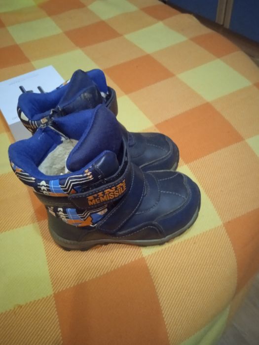 Продам детскую обувь