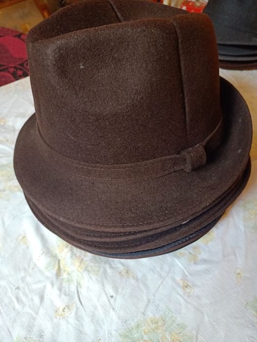 Pălării clasice și băști bărbătești