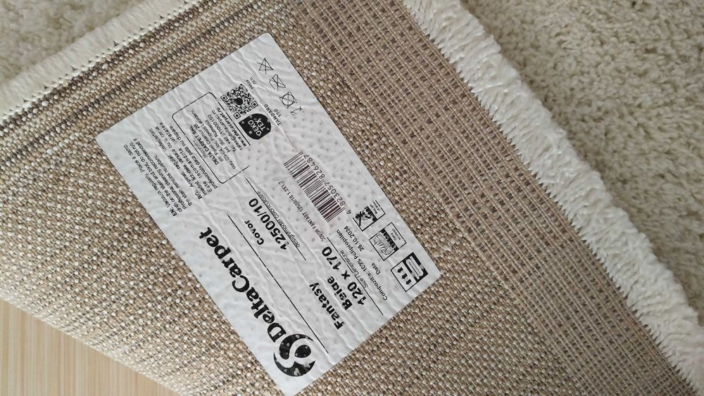 Covor bej, calitativ ca nou