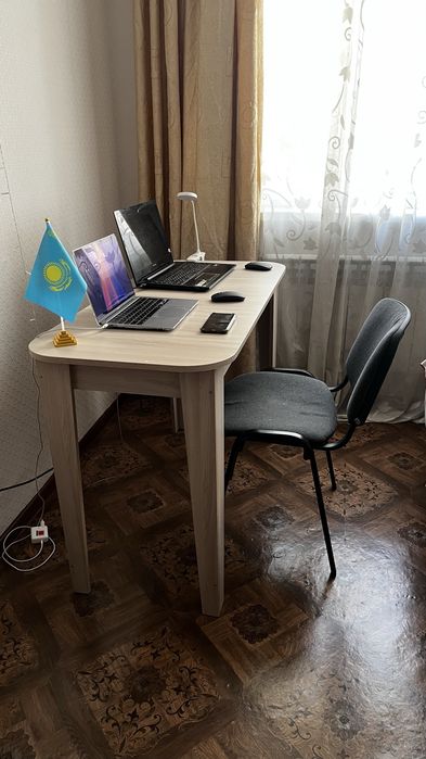 Стол офисный, обеденный или письменный