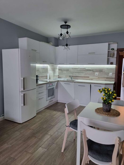 Дава се под наем Двустаен апартамент в Варна, Базар Левски - 76 кв.м за 500 € - Снимка #3