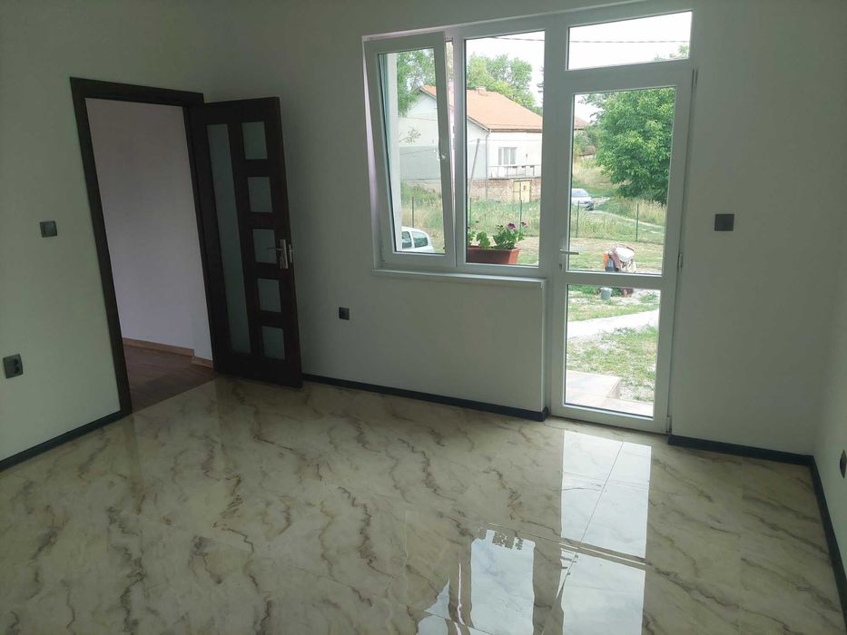 Парцел и Къща с.Алдомировци,община Сливница,София област