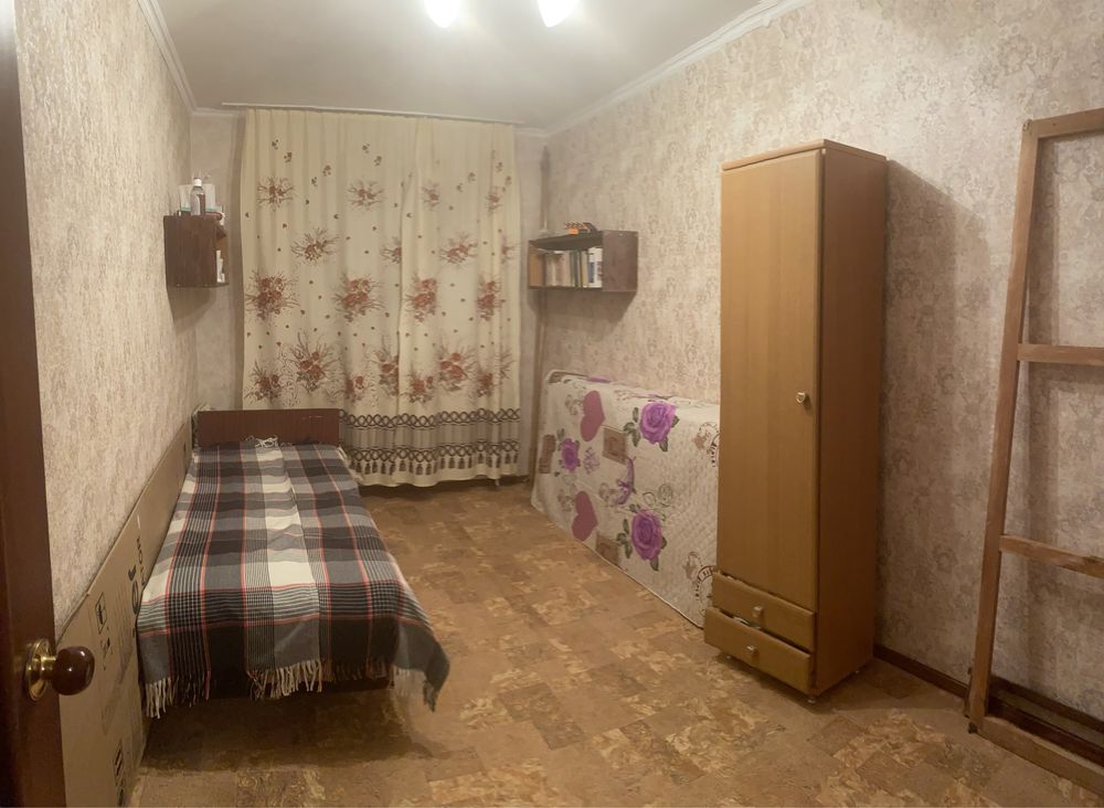 Комната девушкам СРОЧНО