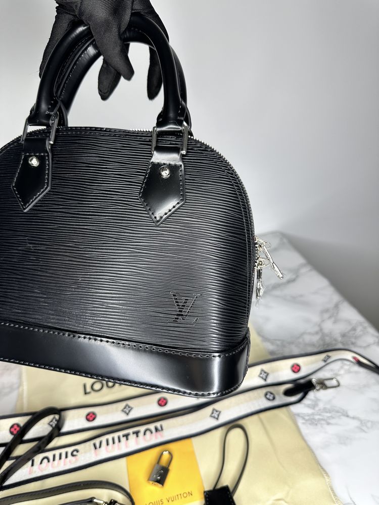Geanta Louis Vuitton Alma BB piele canvas 100% cadou
