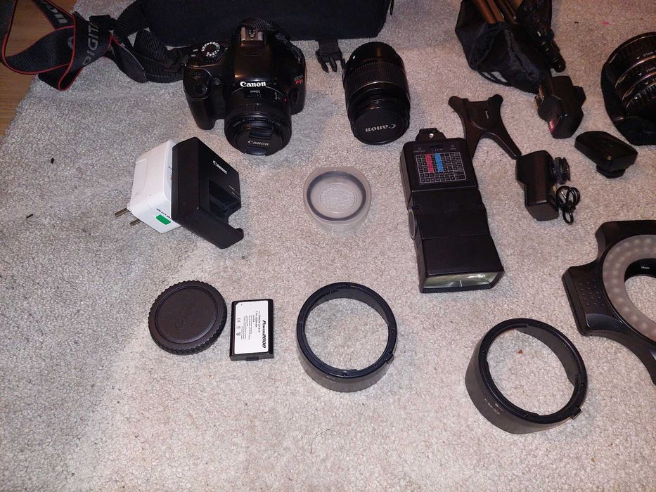 Canon Rebel T3i 18-55мм + 50мм