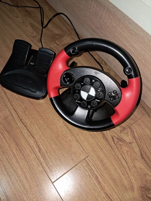 Vând volan Gaming cu pedale
